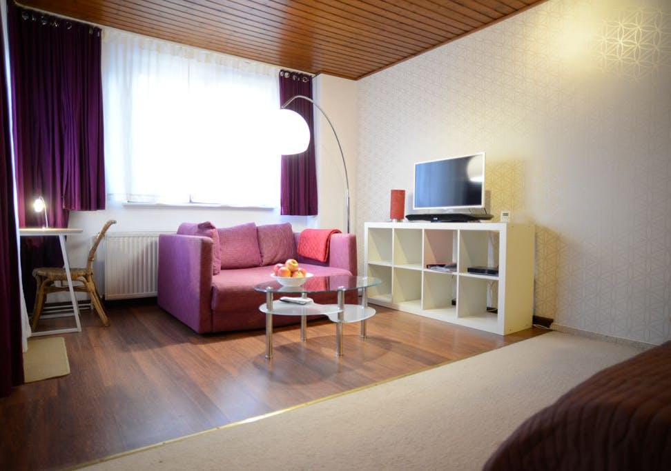 Cozy flat with local amenities at your doorstep in Bonn-Plittersdorf