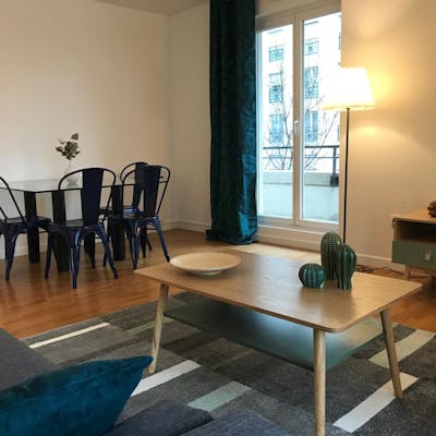 Large and beautiful 2-room apartment, terrace, balcony, refurbished, 48m2, Issy val de Seine