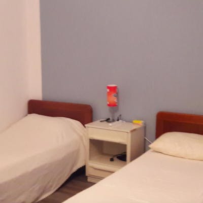 Single bed in shared bedroom in Zara neighborhood  - Gallery -  1