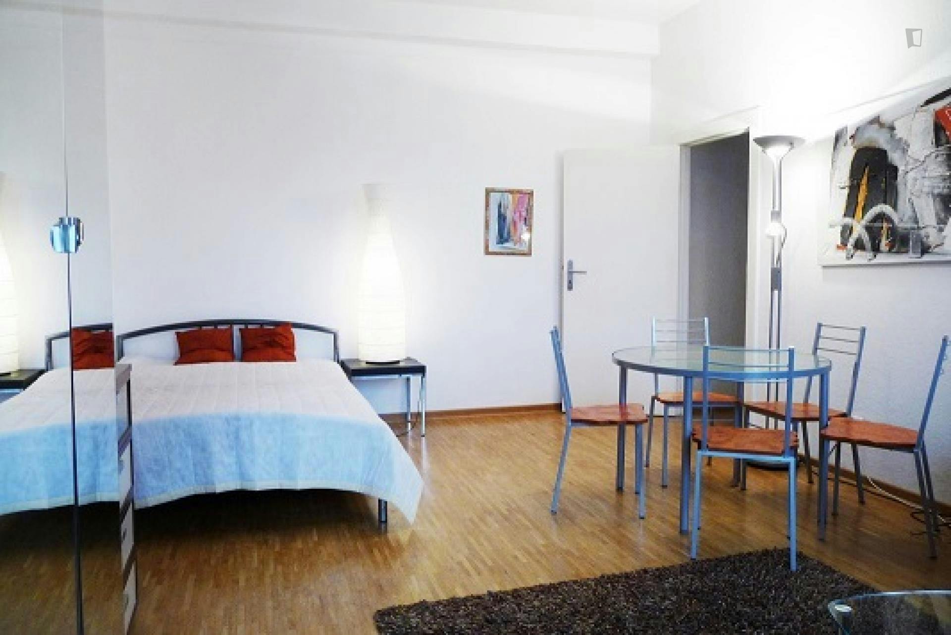 Neat 2-bedroom flat in Charlottenburg