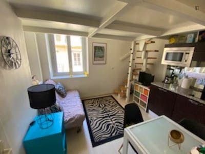 Lovely 2 rooms mezzanine apartment 3 minutes walking from the beach city center