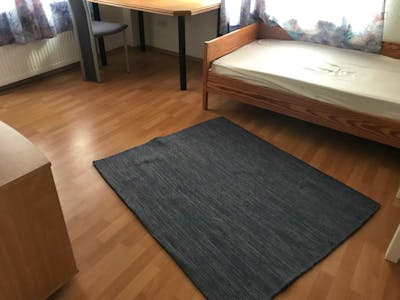 Single bedroom in 5-bedroom apartment  - Gallery -  1