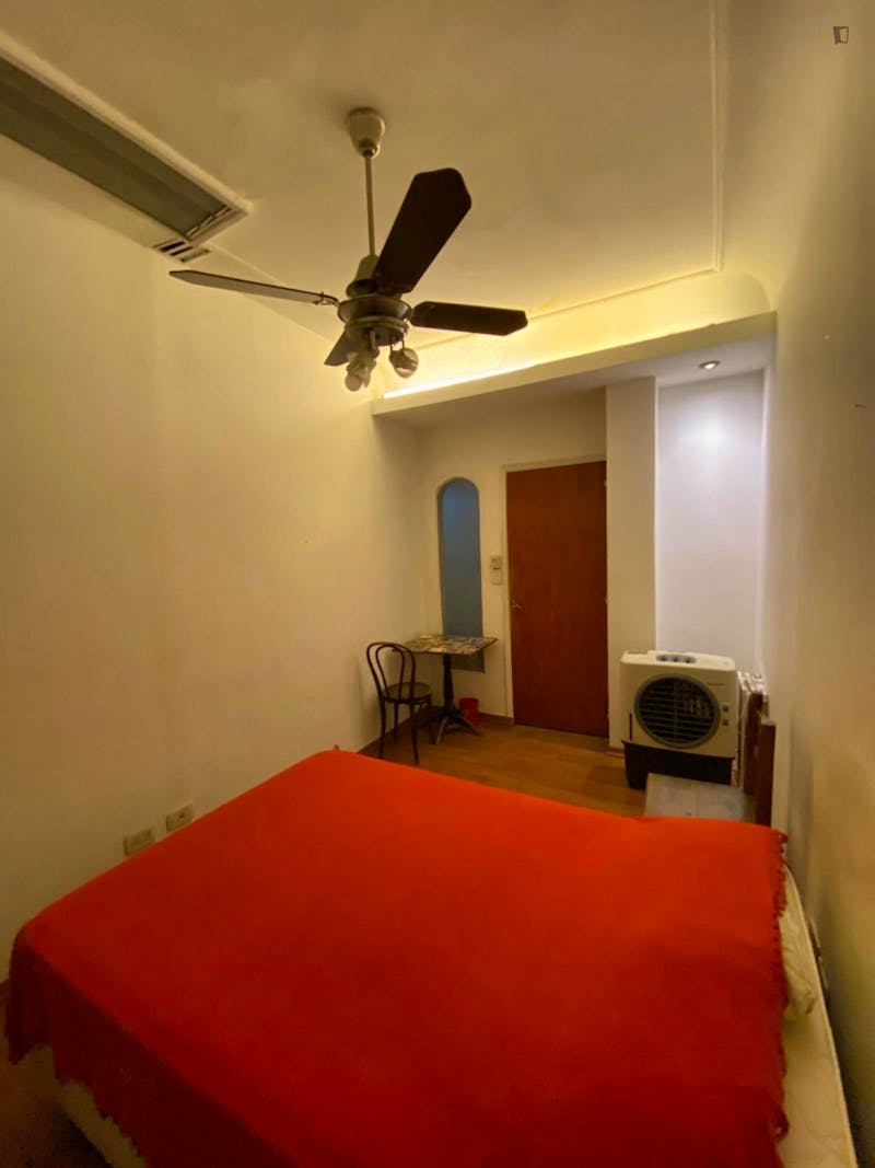 Very cosy single bedroom in a 9-bedroom apartment, in Monserrat  - Gallery -  3