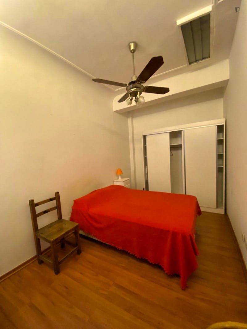 Very cosy single bedroom in a 9-bedroom apartment, in Monserrat  - Gallery -  1
