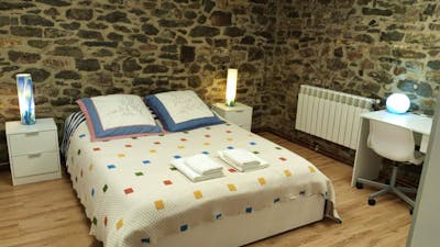 Very cosy double bedroom in a country house, in Uribarri-Kuartango
