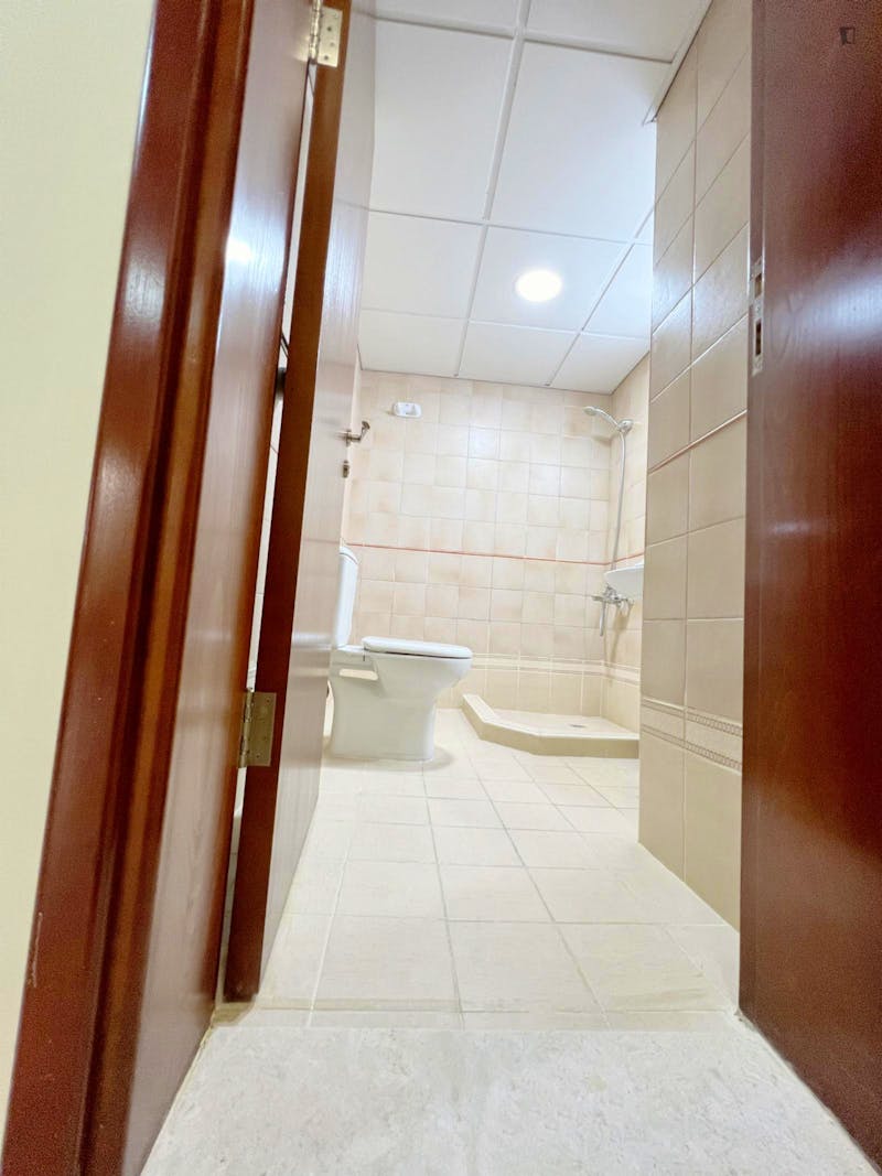 Spacious single bedroom in a student apartment, in Al Quoz Industrial Area 2