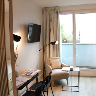 Furnished studio with balcony, services,  rooftop, garden, gym, home cinema - new coliving residence