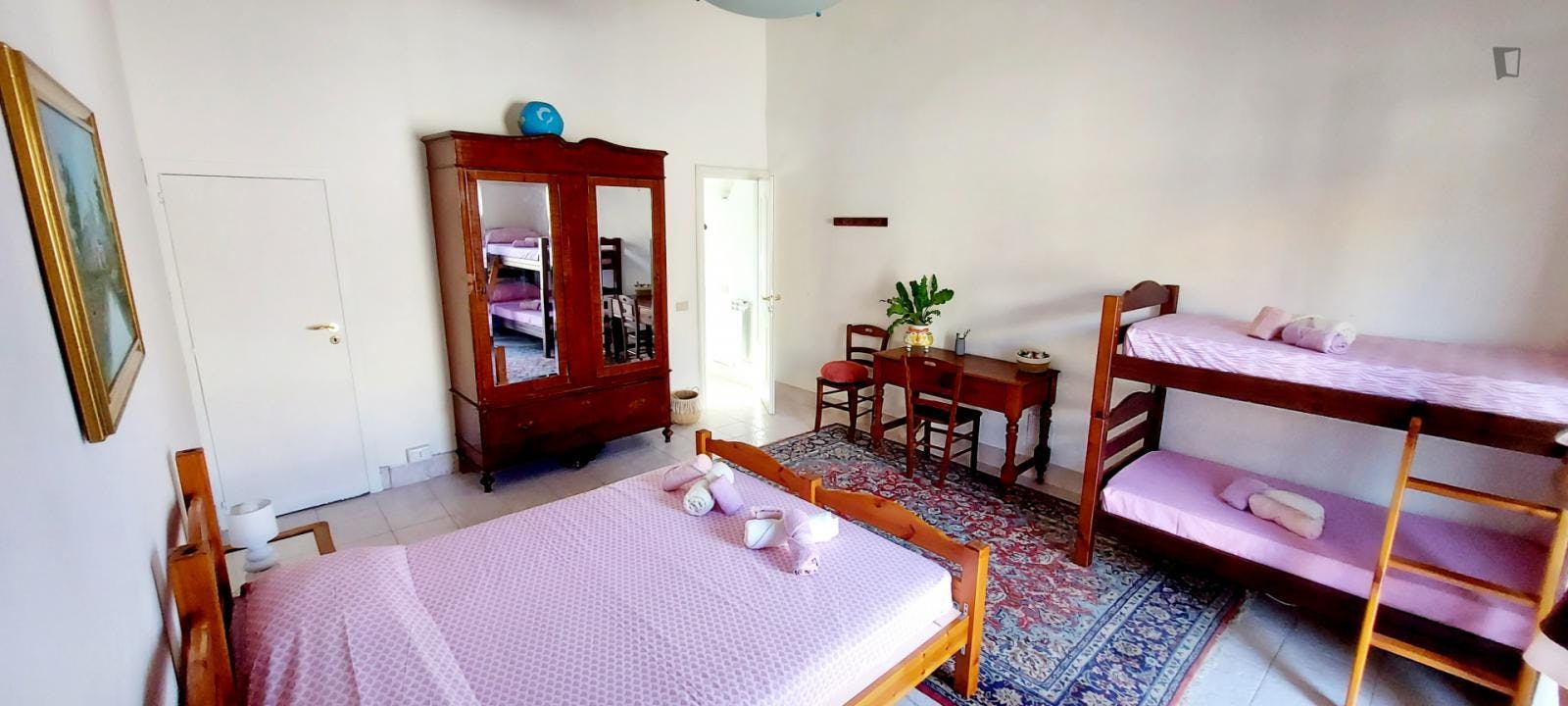 Double room with private bath, kitchen and balcony in Palermo's historic center