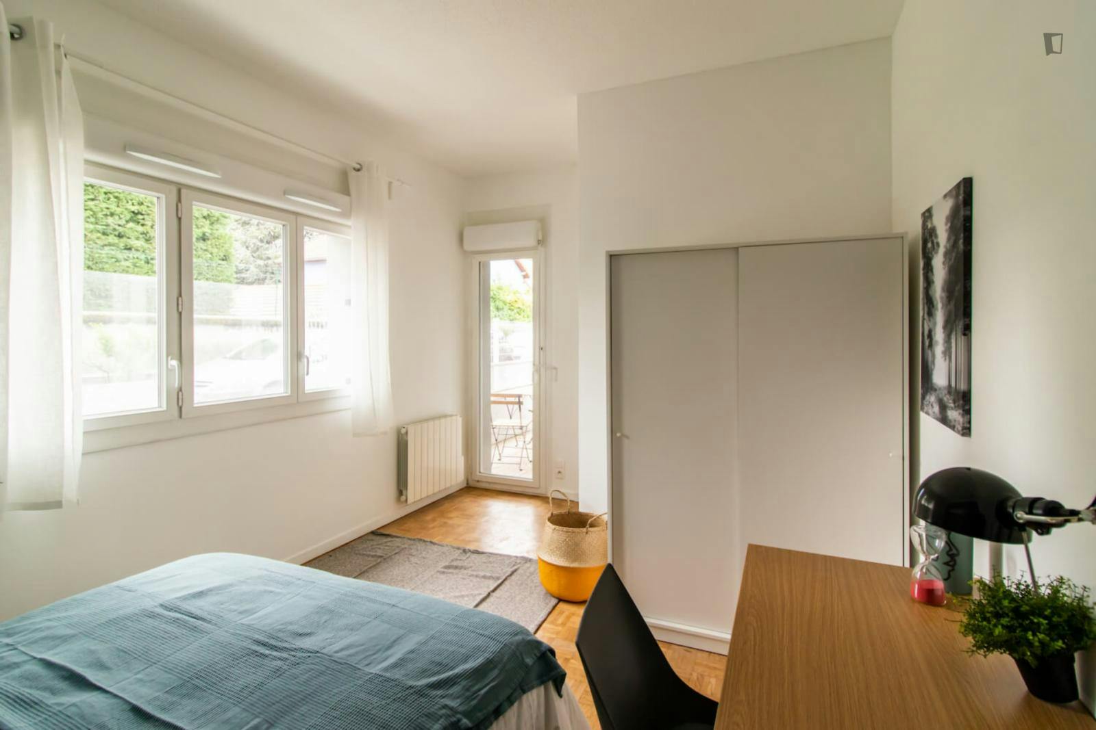 Nice and spacious 13m² bedroom -G001