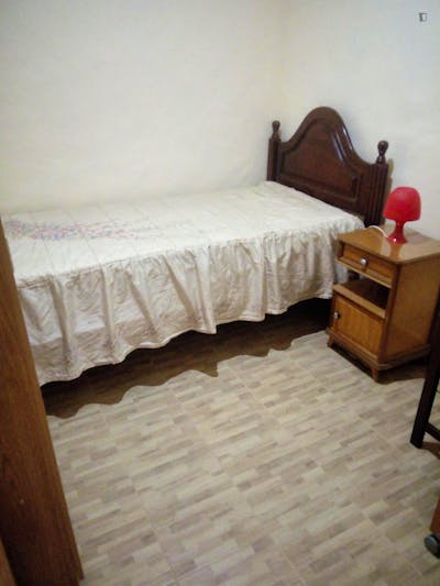 Cosy single bedroom in a 3-bedroom house