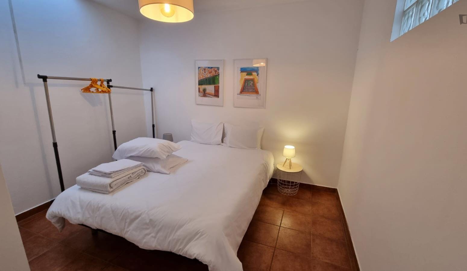 Spacious 1-bedroom apartment with a balcony near Santa Luzia Garden