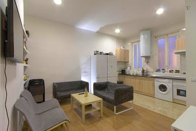 Single bedroom in 11-bedroom apartment in Opera  - Gallery -  2