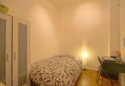 Single bedroom in 11-bedroom apartment in Opera  - Gallery -  1