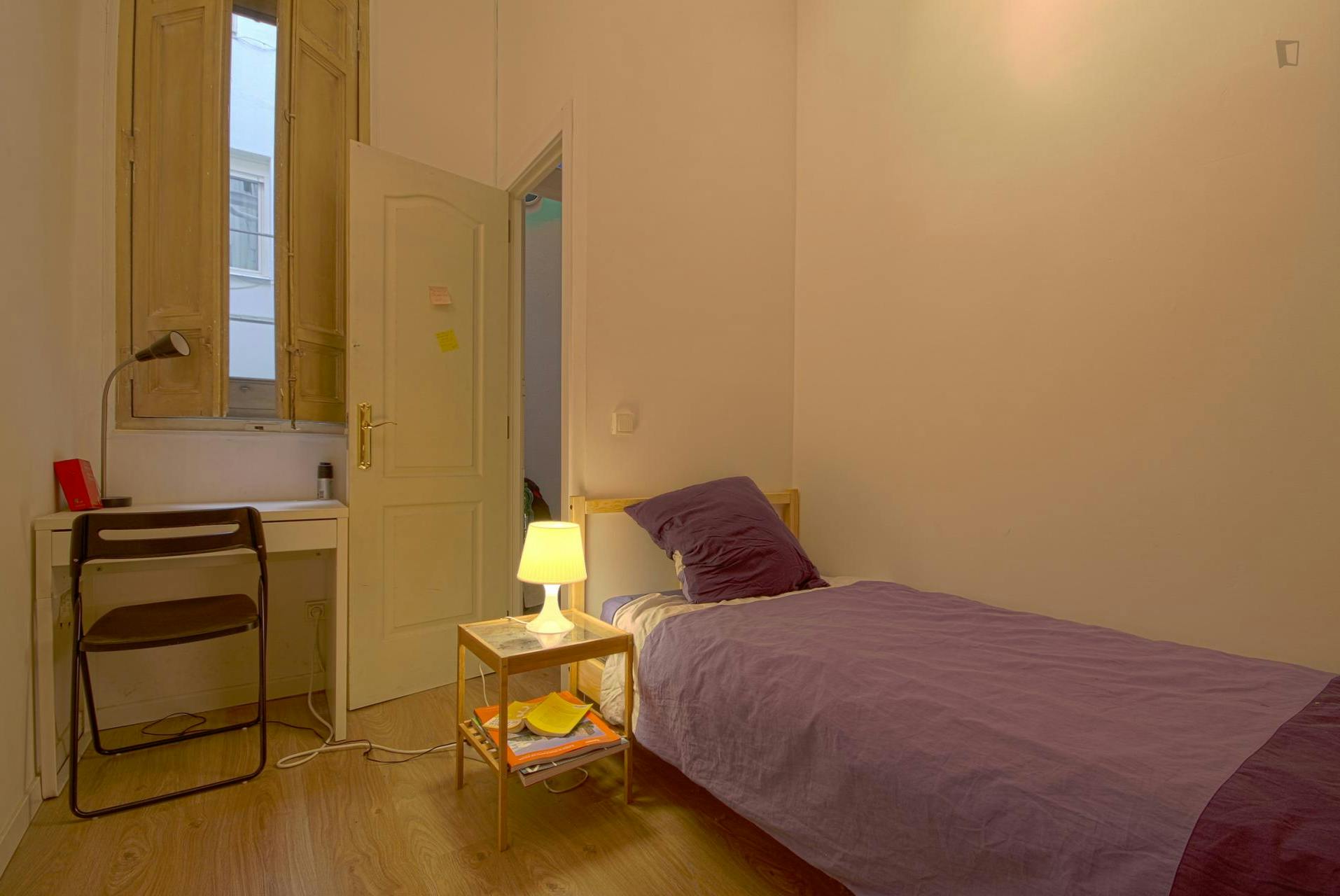 Trendy single bedroom near teh Puerta del Sol