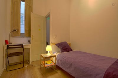 Trendy single bedroom near teh Puerta del Sol  - Gallery -  1