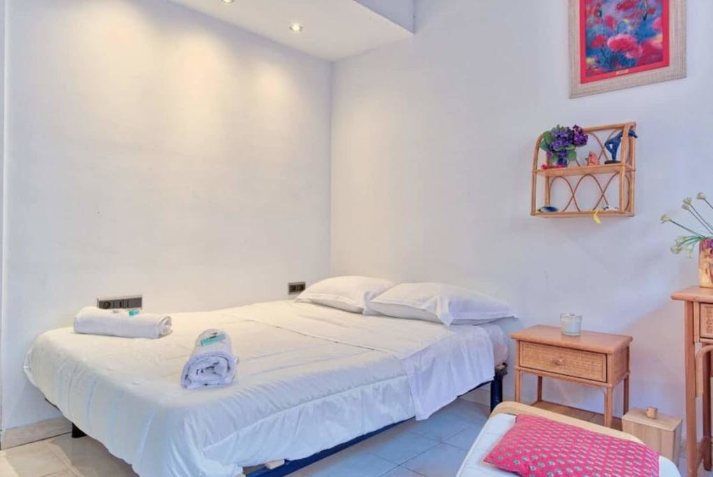 Elegant Furnished Studio of 28m² – Comfort and Security in the Heart of Marseille