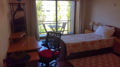 Comfortable Single Bedroom with a balcony in a 3-bedroom apartment close to Universidade do Minho