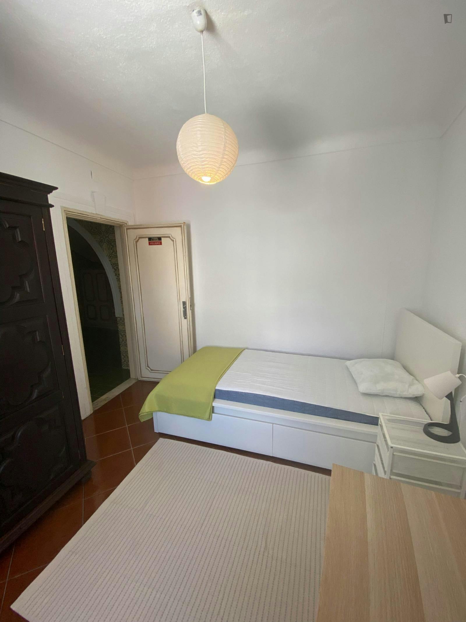 Neat single bedroom close to Universidade de Évora - 50m near Praça do Giraldo