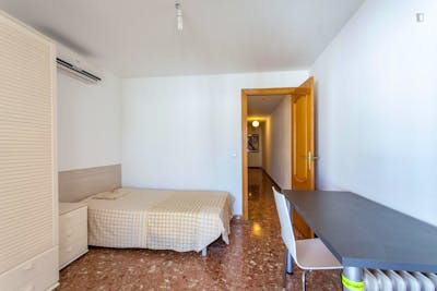 Swanky single bedroom close to Institut Valencià d'Art Modern