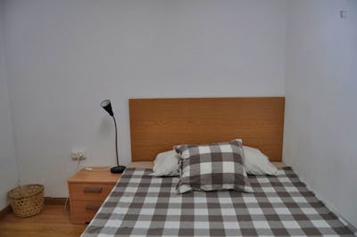 Very cool double bedroom in a larga duplex, in central Malasaña  - Gallery -  2