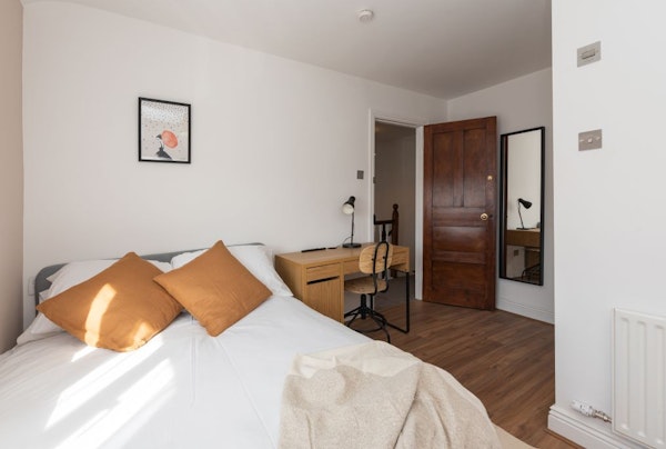Comfortable Central Accommodation in shared property