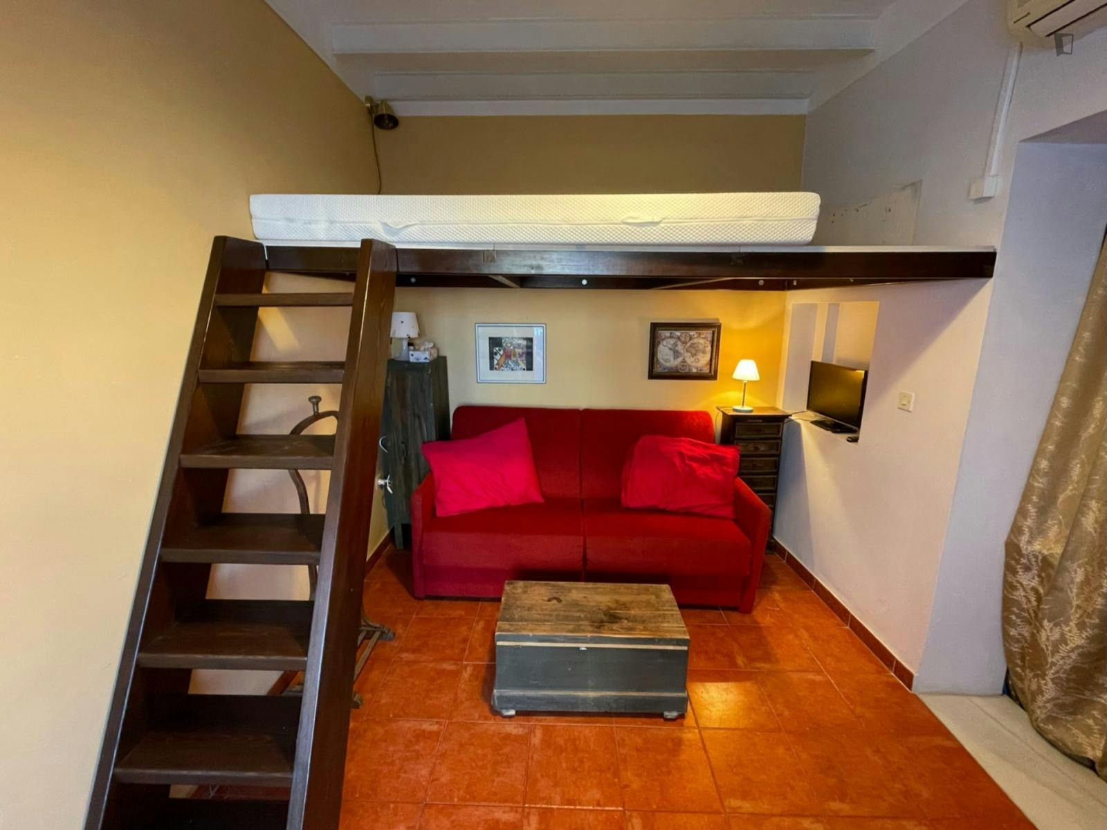 Charming rooftop studio with a terrace, in central Old Town