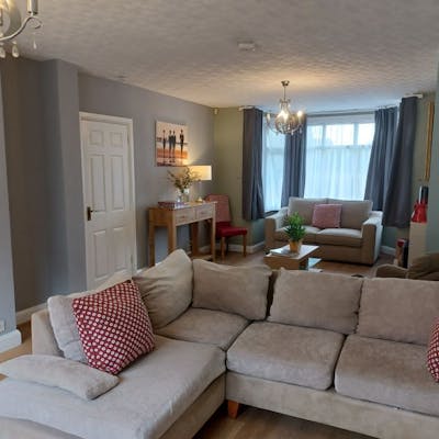 Comfy three-bedroom in Luton
