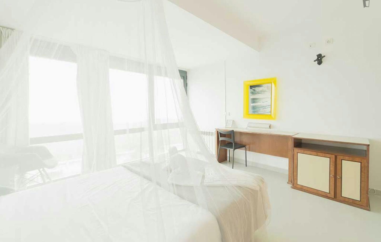 Appealing double bedroom in Sunny Arrifana