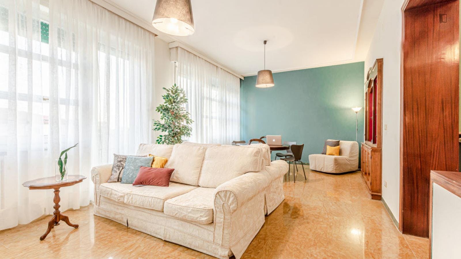 Spacious 4-Bedroom apartment very close to the Casa natale Amedeo Modigliani