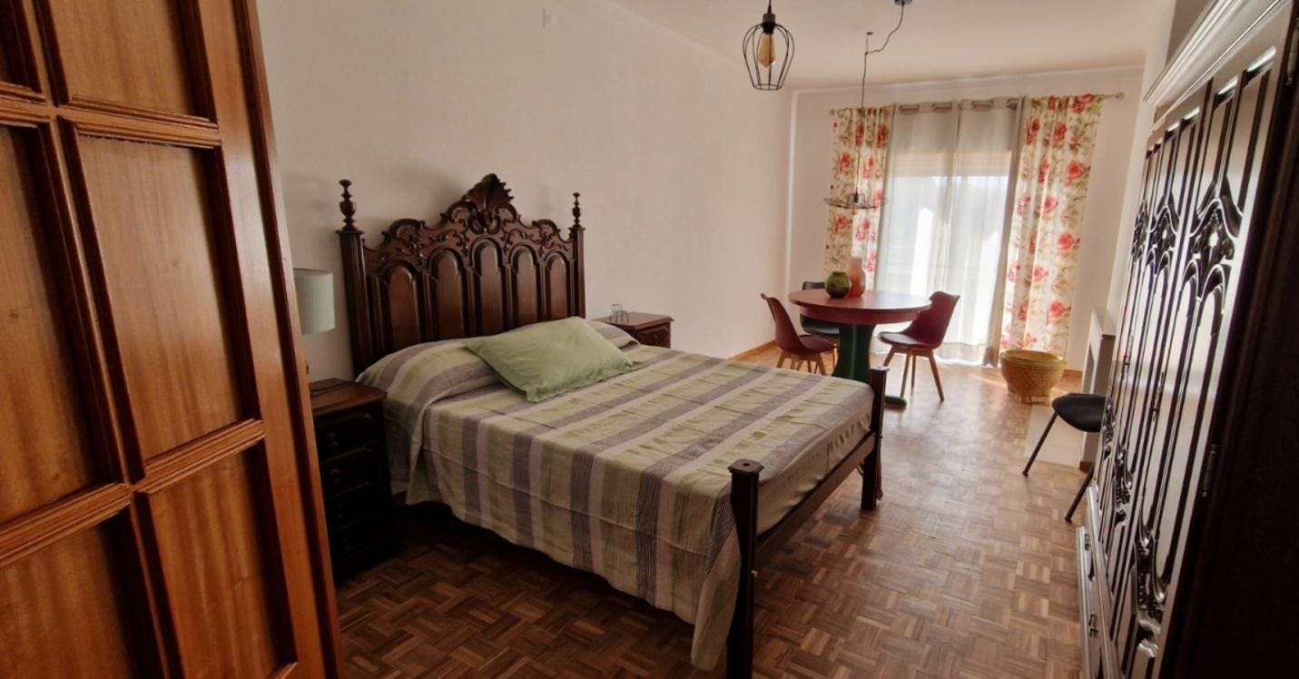 Spacious double bedroom near the University Campus