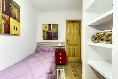 Snug single bedroom in a 5-bedroom house close to Universidad Europea de Madrid  - Gallery -  3