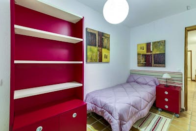 Snug single bedroom in a 5-bedroom house close to Universidad Europea de Madrid  - Gallery -  2