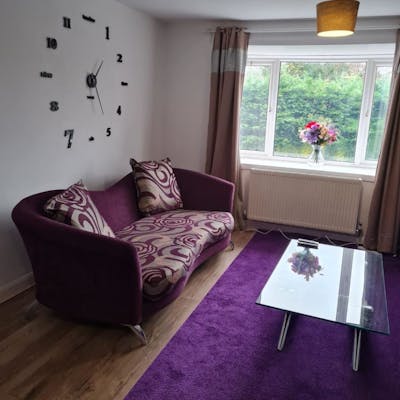 Superb 2 bed apartment, sleeps 7 with free parking