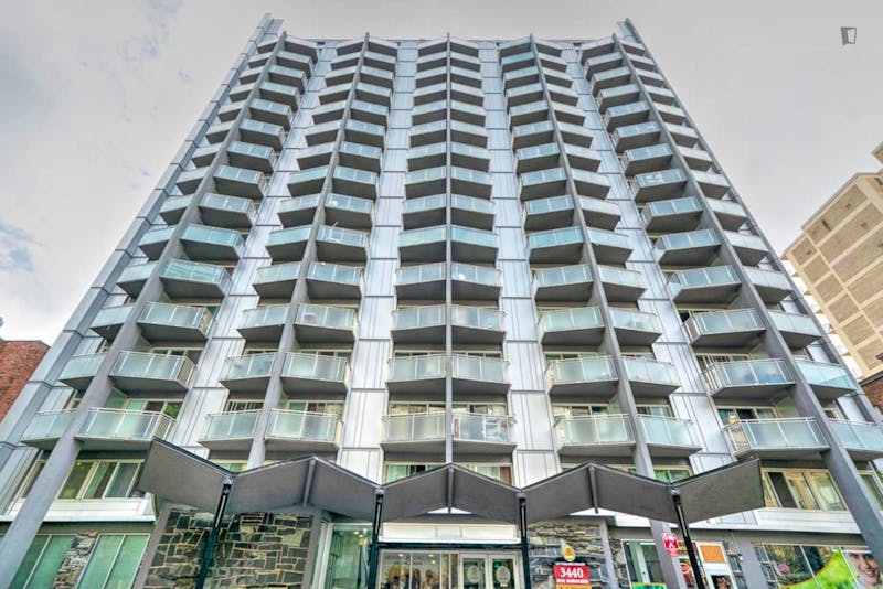 Great double bedroom in a 4-Bedroom apartment, in a residence near McGill Subway Station