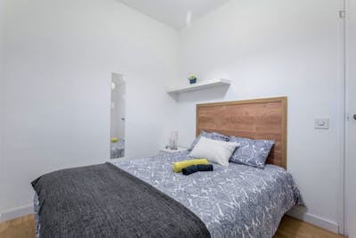 Very cool double bedroom near the lovely Parc dels Til·lers  - Gallery -  3
