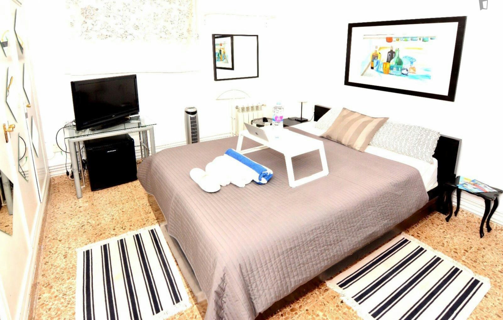 First line apartment with beach and community restaurant in palma
