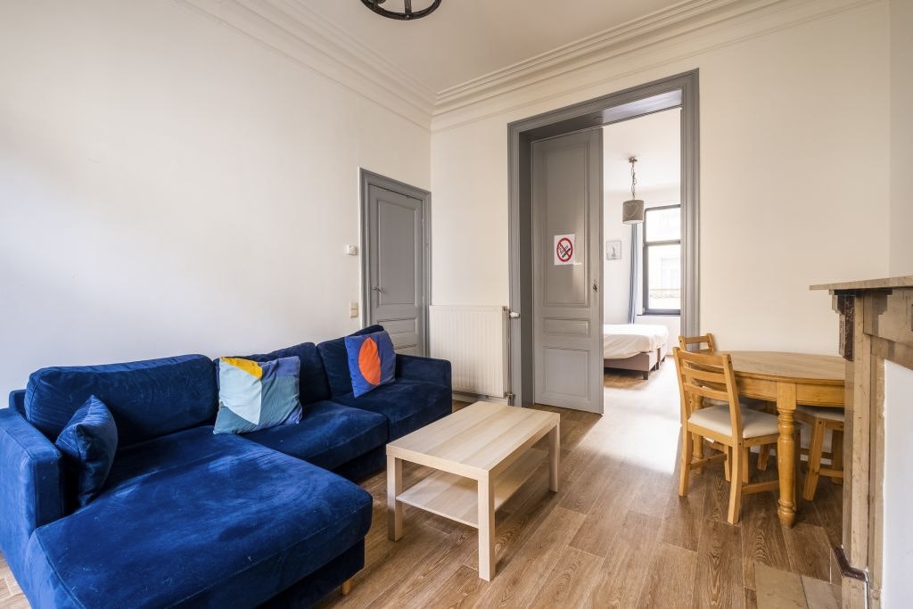 2 room apartment self check in in Trendy st Gilles Brussels 