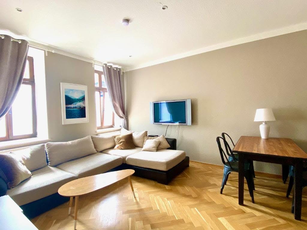 Long-term accommodation for up to 6 people in the center of Leipzig