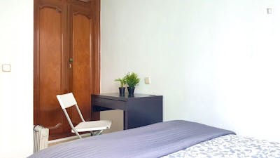 Double bedroom in a cool 9-bedroom flat in central Atocha  - Gallery -  3