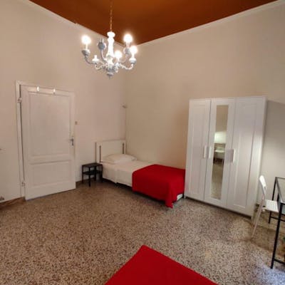 Single bed in twin bedroom in Porta al Prato