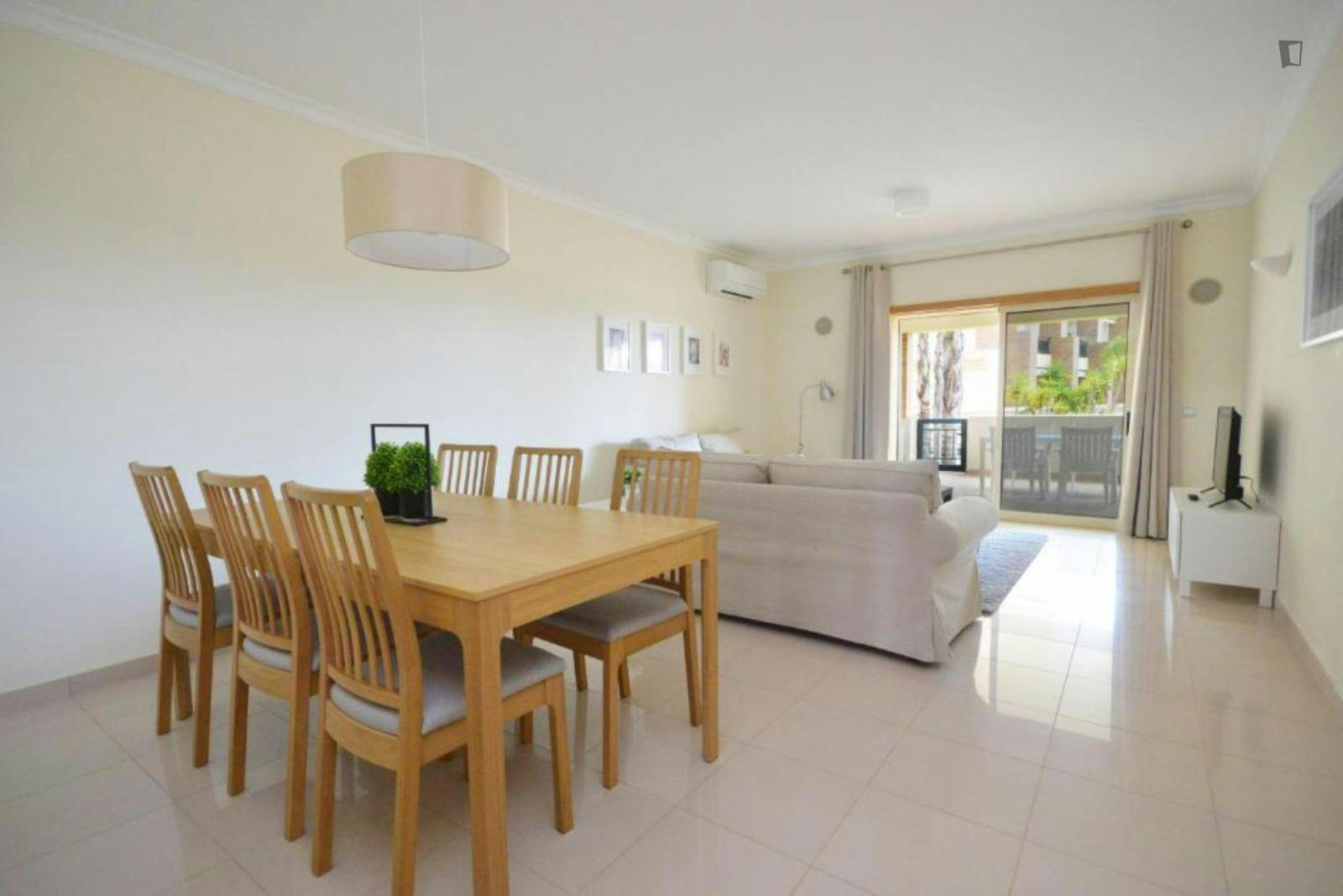Welcoming 1-bedroom apartment with swimming pool access in Vilamoura
