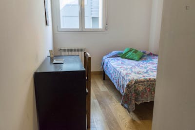 Pleasant double bedroom in Madrid-Rio neighbourhood  - Gallery -  1
