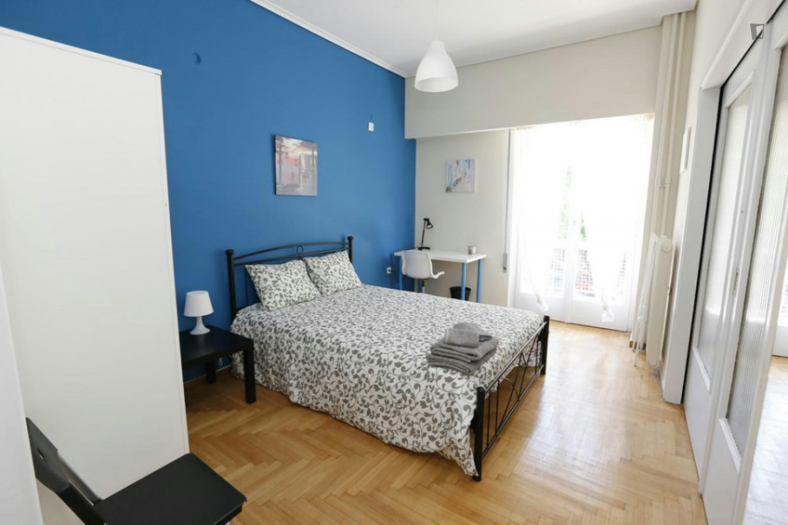 Bright double bedroom with balcony close to National Archeological Museum