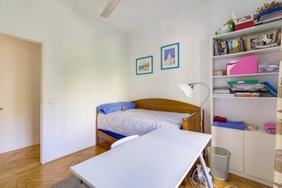 Double bedroom, with balcony, in 4-bedroom house  - Gallery -  1