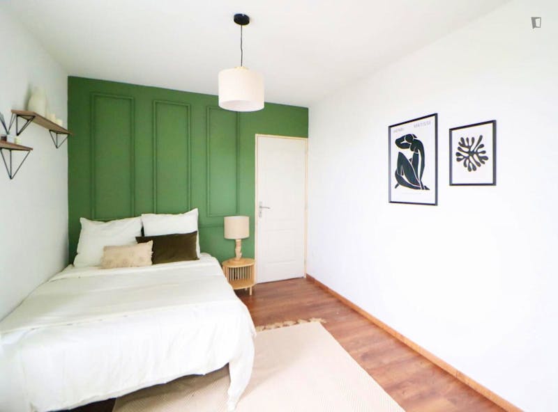 Comfy double bedroom in a 4-bedroom apartment, not far from Sciences Po Lille  - Gallery -  3