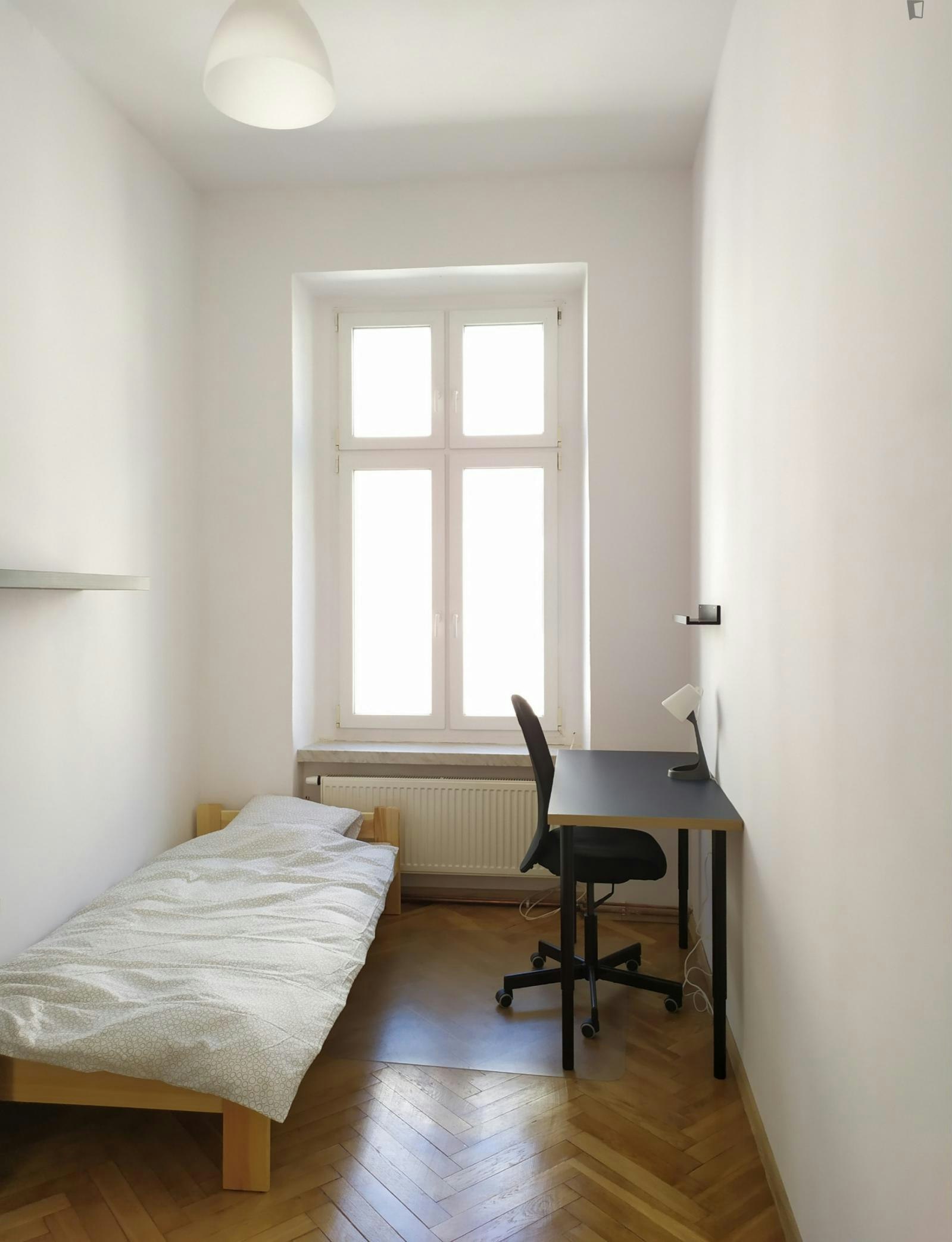 Luminous single bedroom in Śródmieście