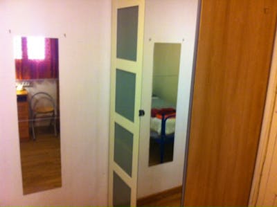 Nice single bedroom in a cool flat, very close to Plaza de España and metro  - Gallery -  1