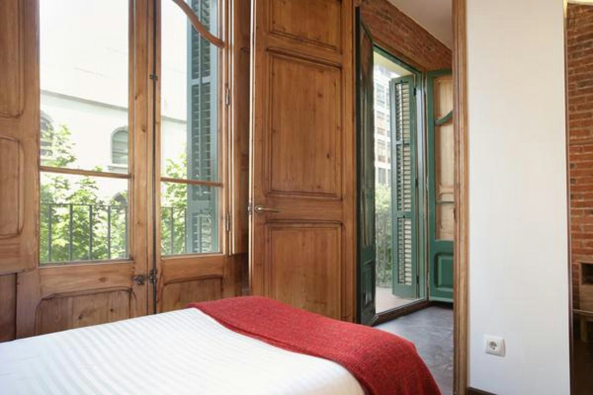 Pleasant 2-bedroom apartment with view on La Sagrada Familia