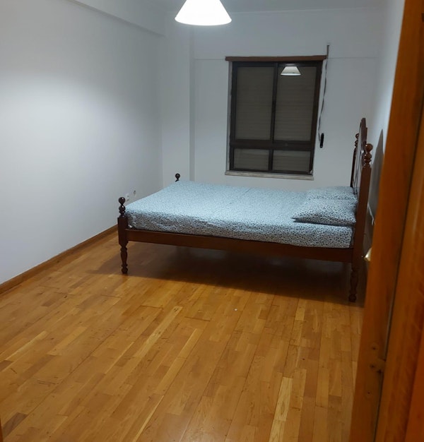 Comfy double bedroom in Quinta do Conde 