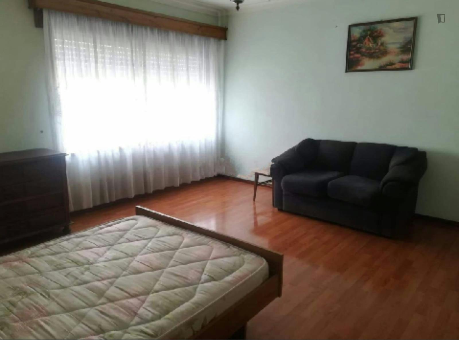 Spacious single bedroom close to Polytechnic Institute of Cávado and Ave